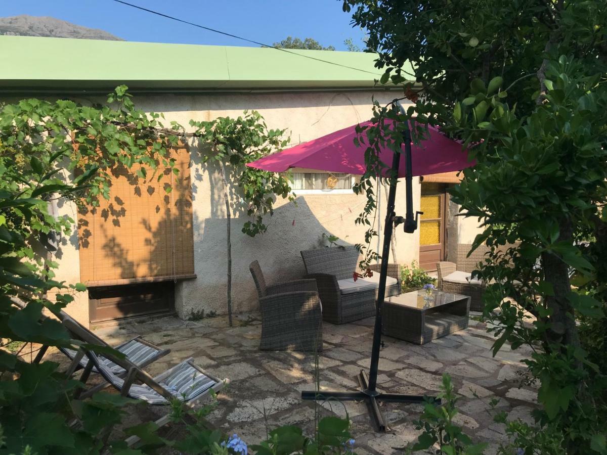 Gite U Licetu A La Campagne Oreta Exterior photo